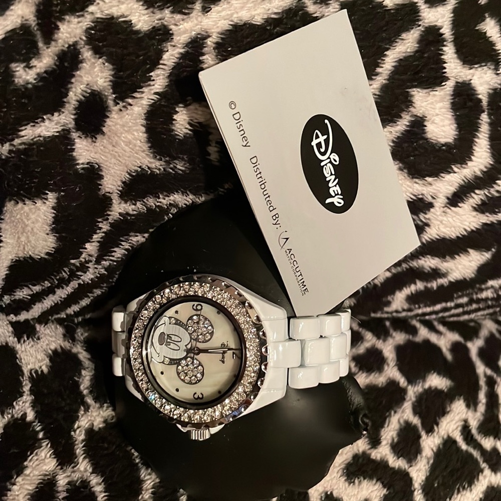 Womens licensed Disney watch NWT…Smoke/Pet free home